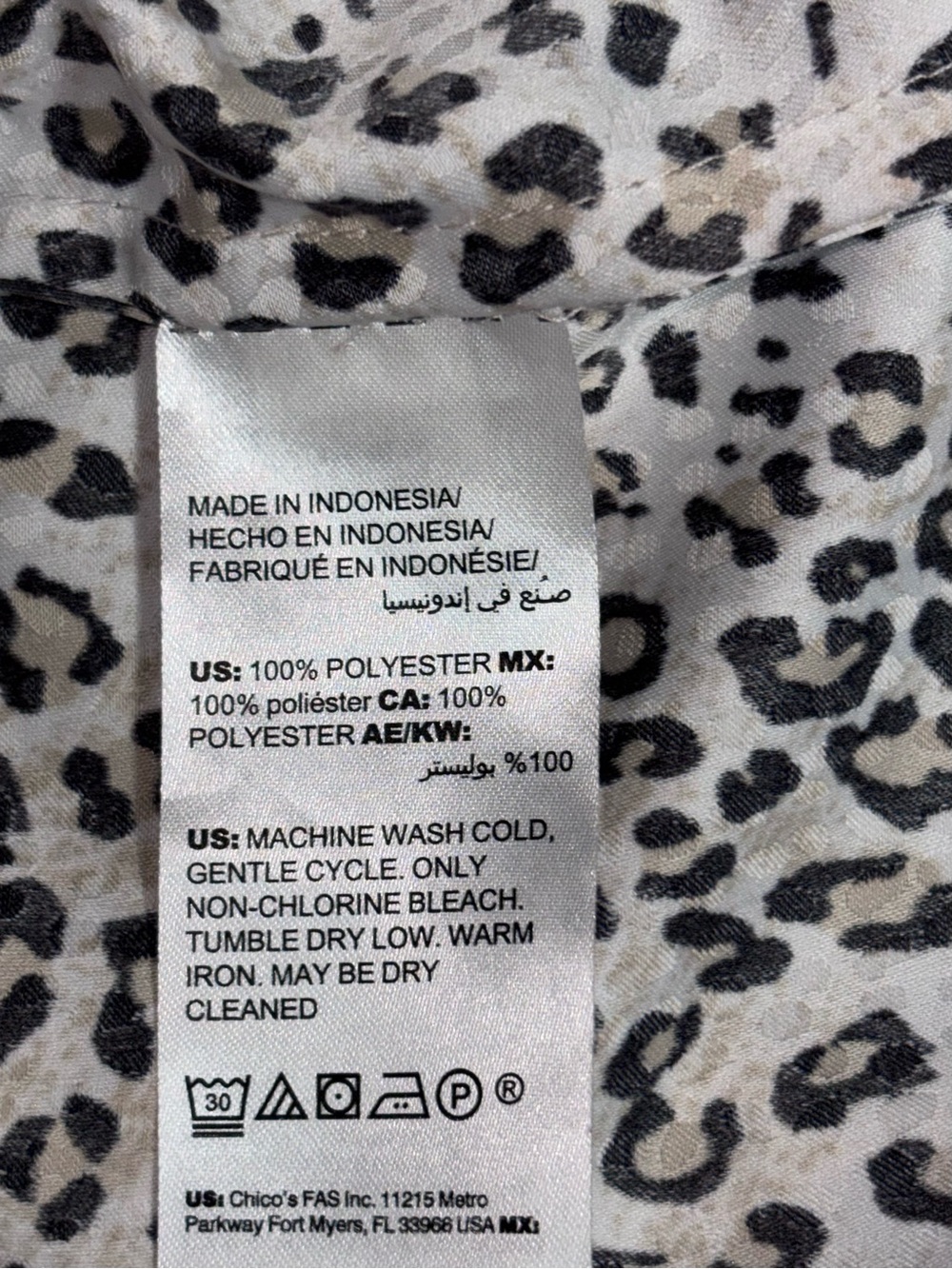 Chico’s V neck 3/4 tie sleeve loose fit leopard print button front top 1 Medium - Picture 7 of 7